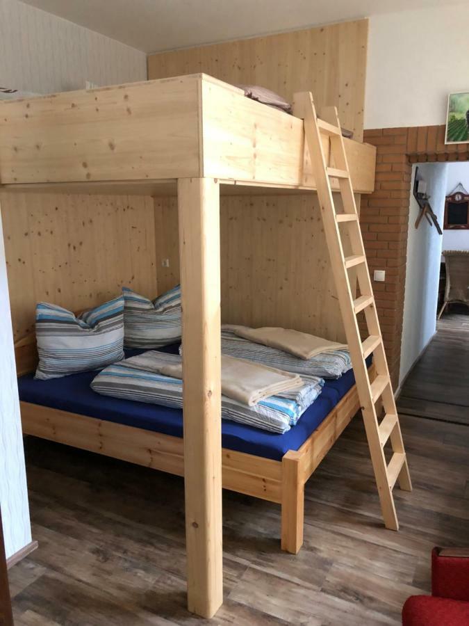 Alte Schule Cafe Und Pension Drehna Eksteriør billede