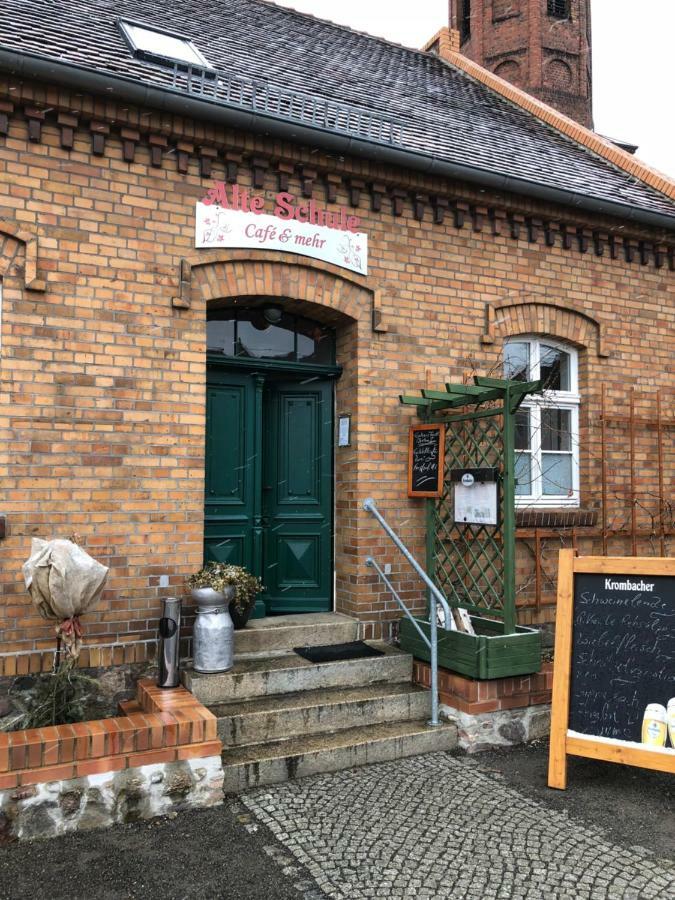 Alte Schule Cafe Und Pension Drehna Eksteriør billede